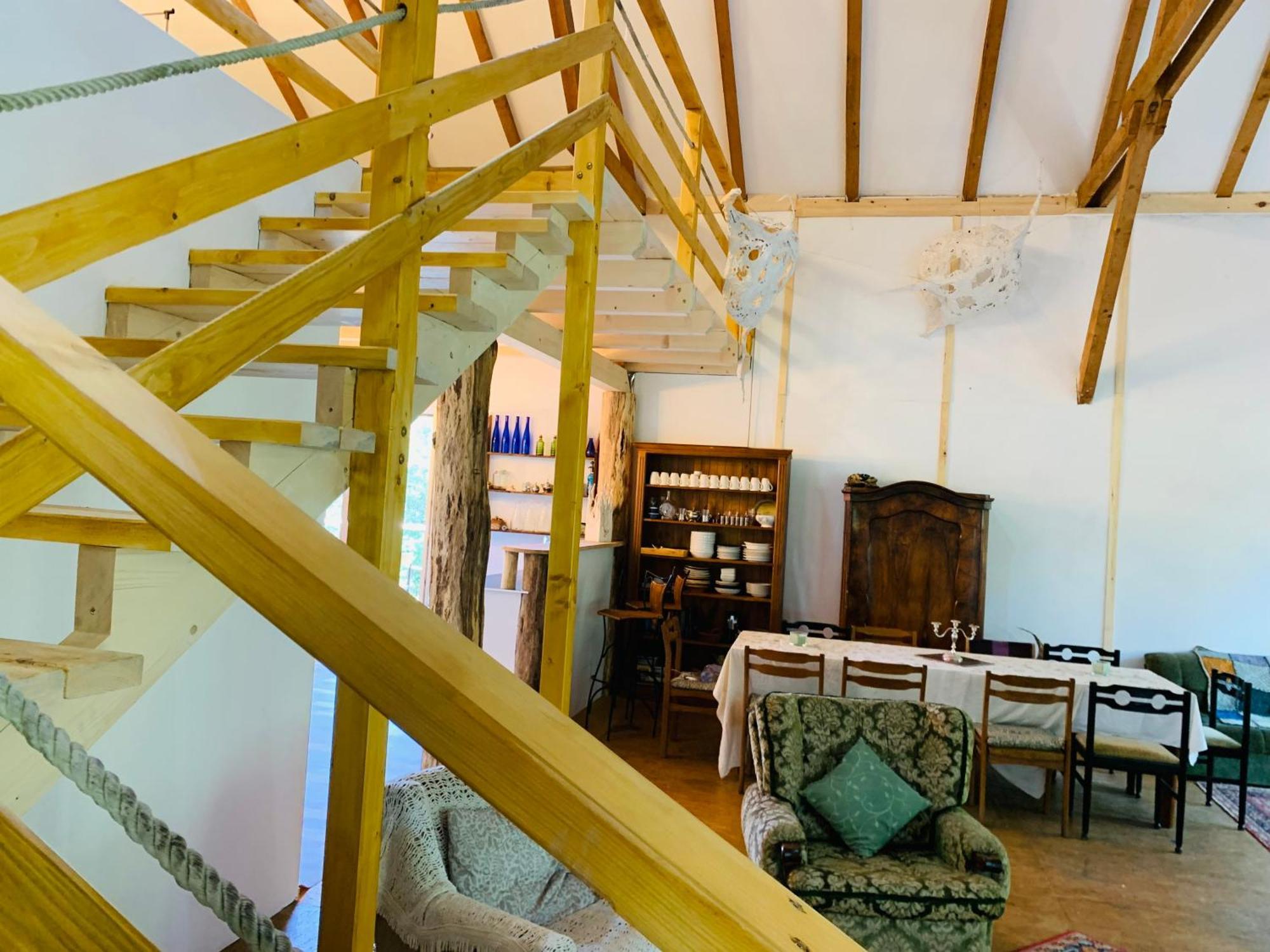 Of Arts And Creation, Erdei Alkoto Apartamento Kismaros